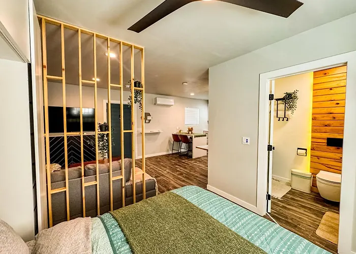 Private-Suite, Kitchen, Laundry, Rainfall Shower, 4Ktv
