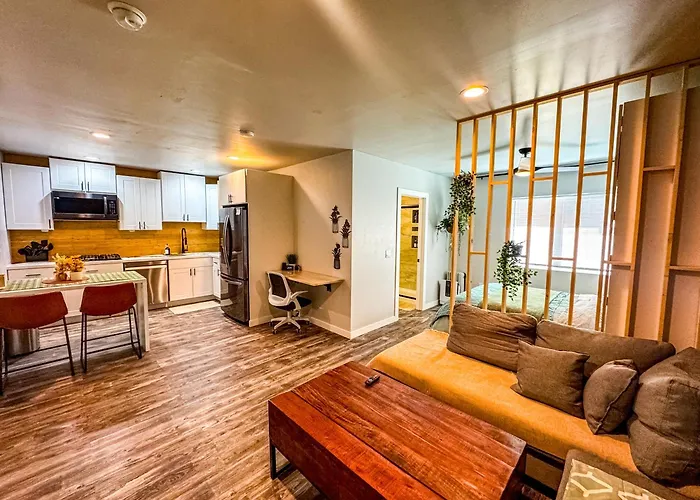 Private-Suite, Kitchen, Laundry, Rainfall Shower, 4Ktv