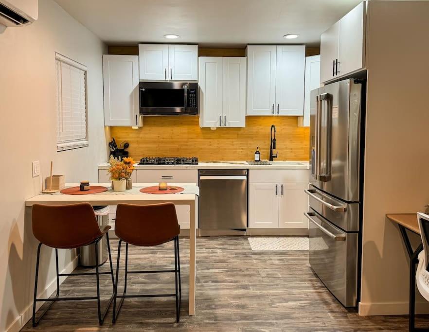 Private-suite, Kitchen, Laundry, Rainfall Shower, 4ktv