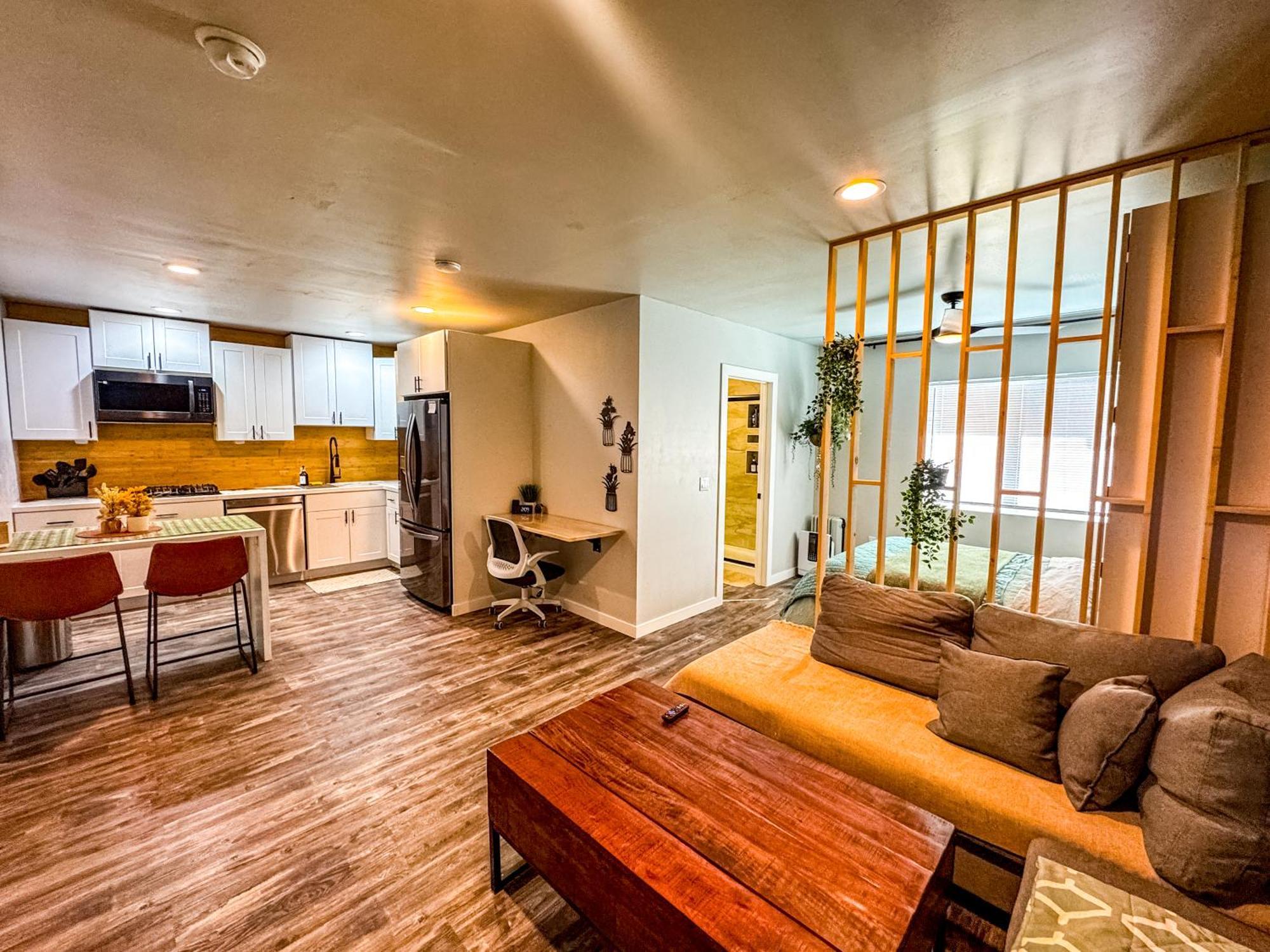 Appartement Private-suite, Kitchen, Laundry, Rainfall Shower, 4ktv El Centro